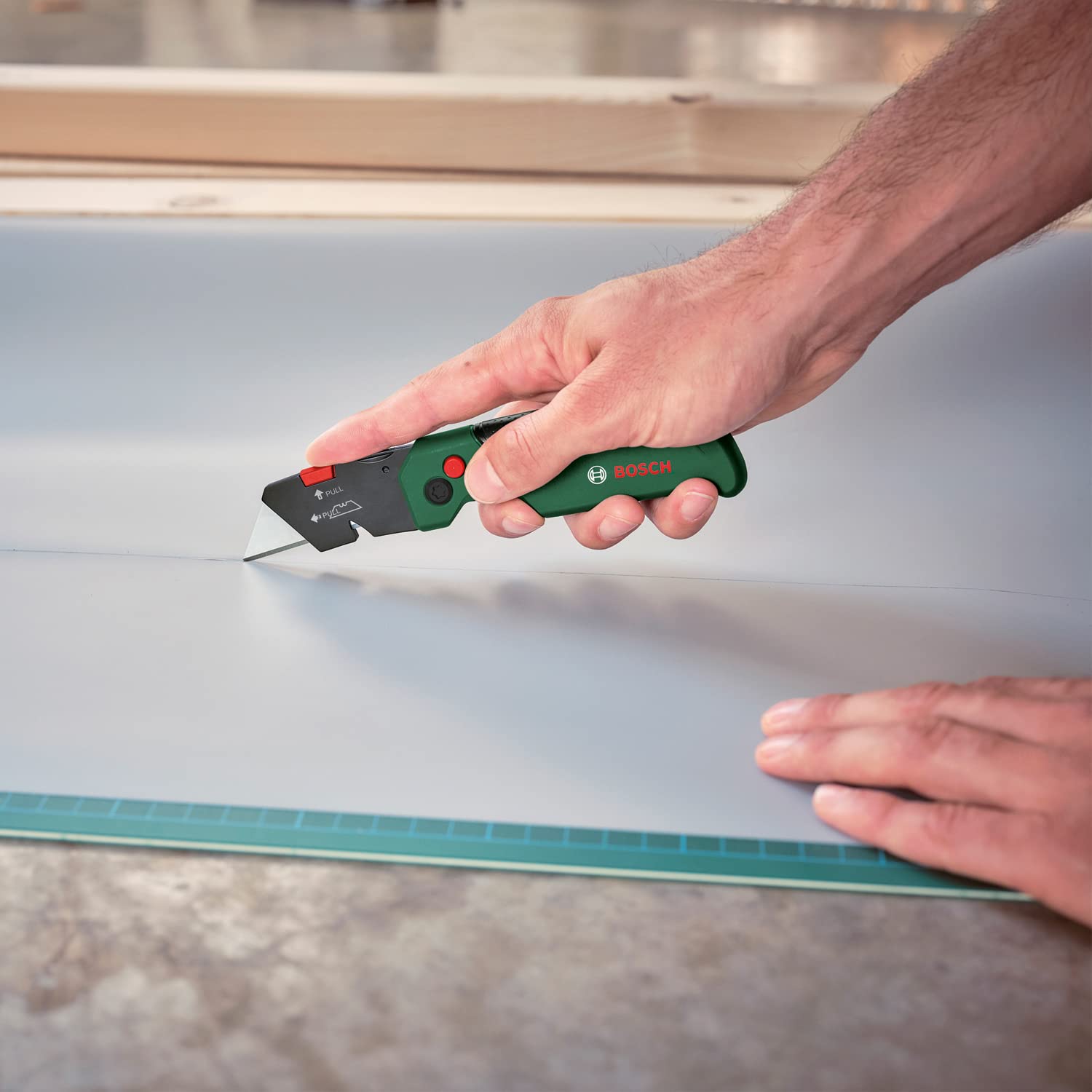 Bosch Folding Knife (Compact, Heavy Duty Folding Knife for DIY, Stainless Steel, One-Handed Opening, Quick Blade Change, Belt Clip, 3 Blades)