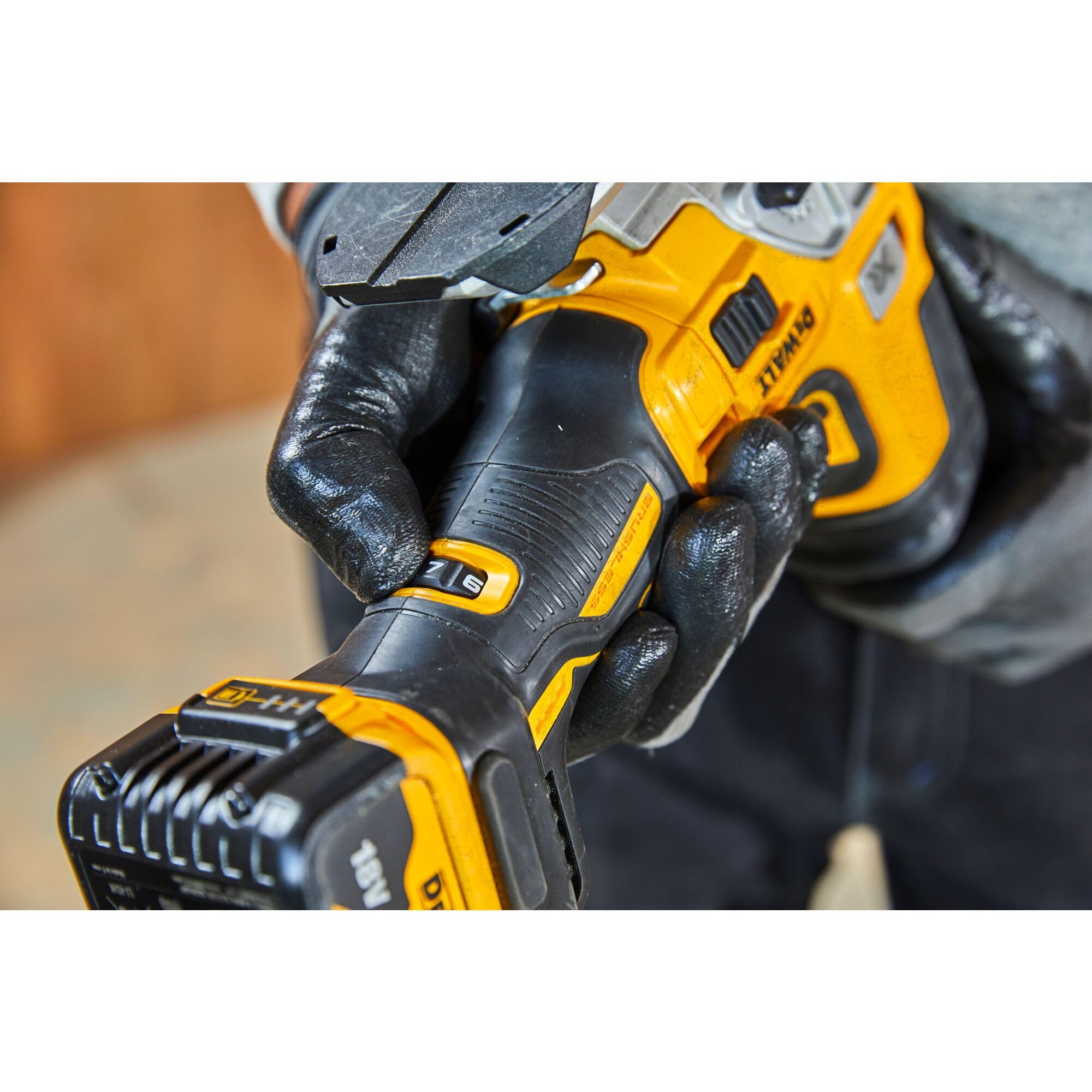 DeWalt 18V XR Brushless Body Grip Jigsaw