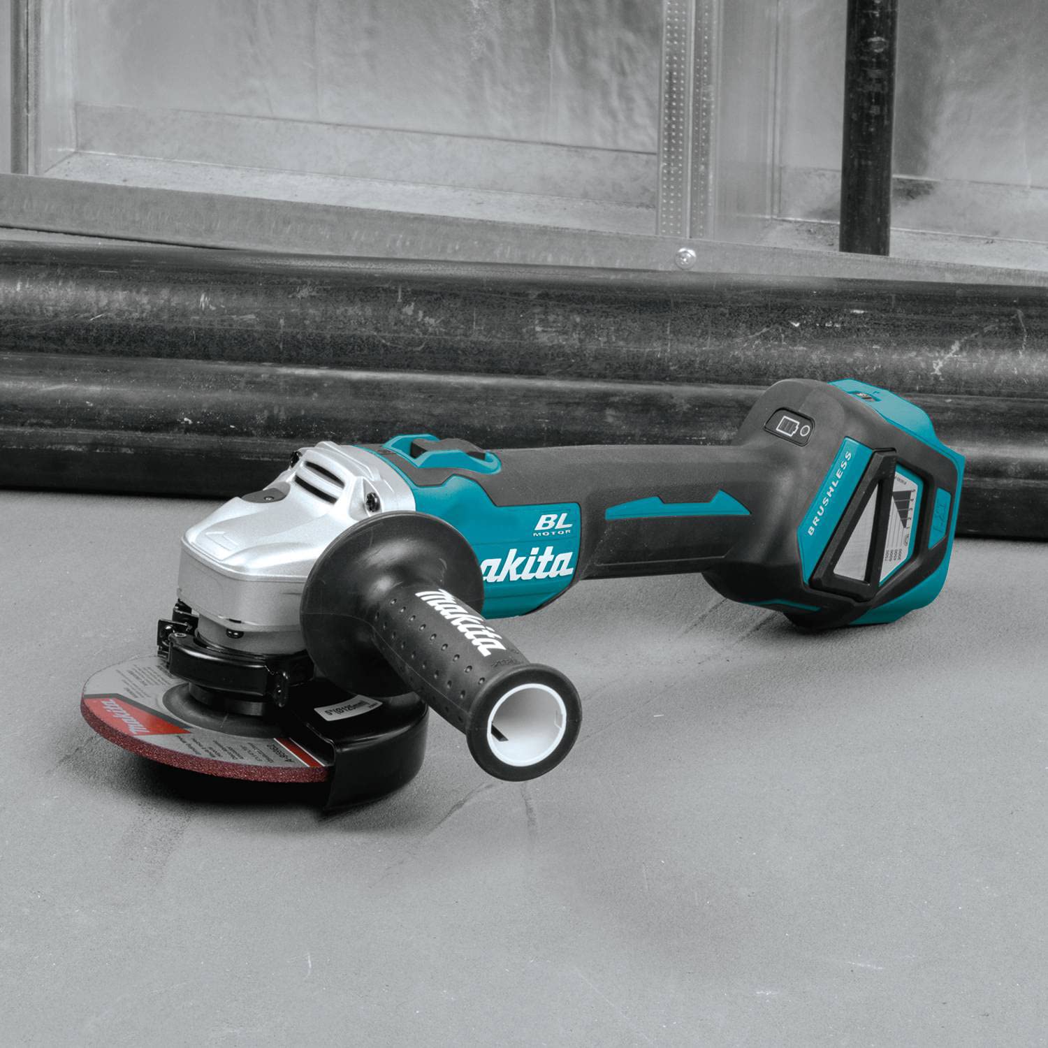 Makita 18V Brushless Angle Grinder with Slide Switch, 125 mm