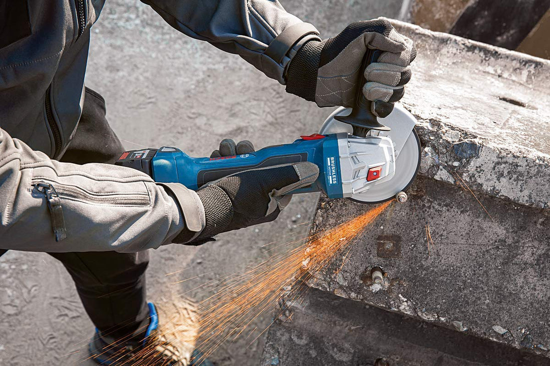 Bosch Professional 06019H9001 System GWS 18V-7 Cordless Angle Grinder