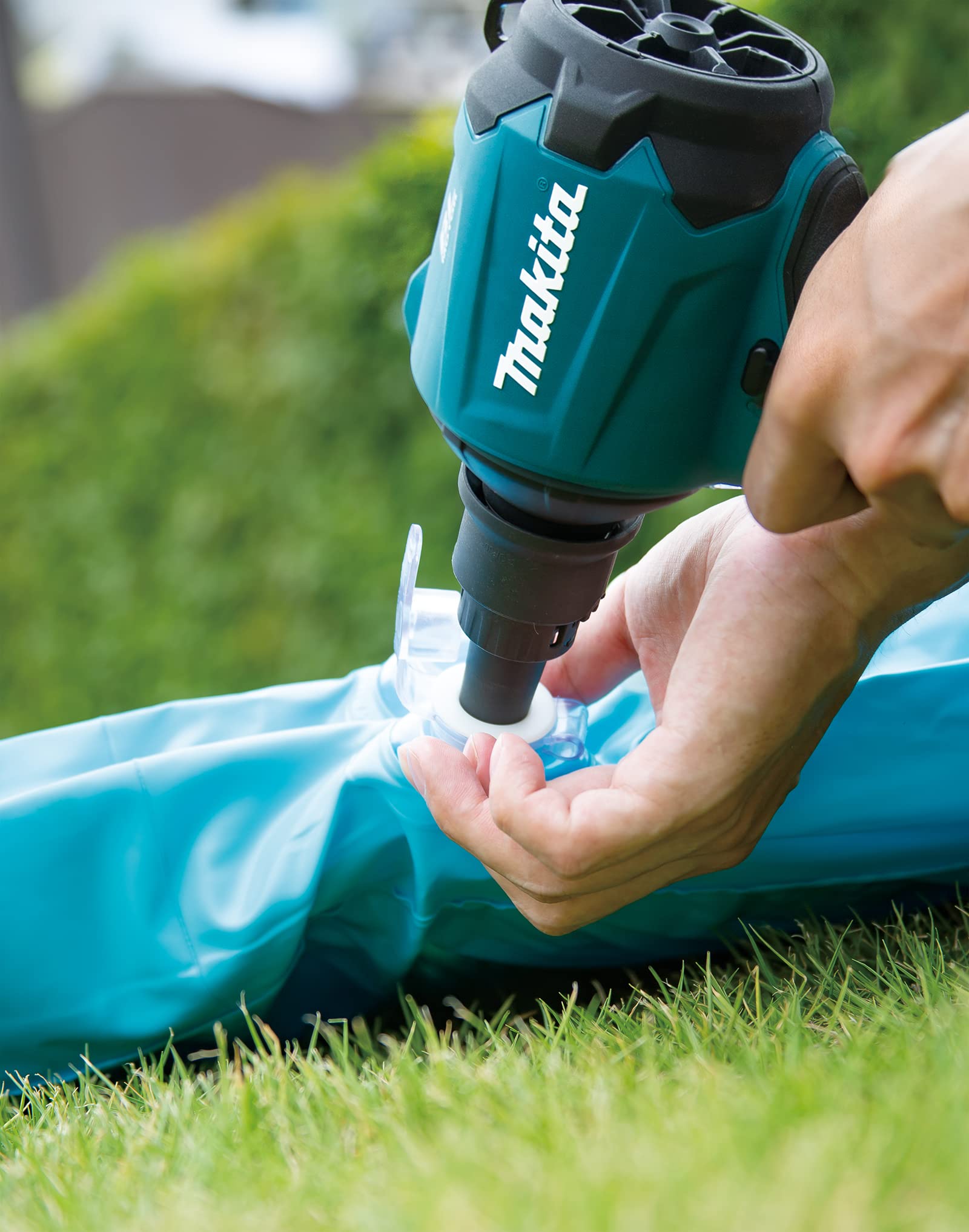 Makita AS001GZ05 40V Max Li-ion XGT Brushless Dust Blower Supplied in a Makpac Case - Batteries and Charger Not Included