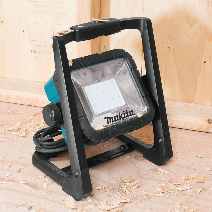 Makita DML805 18V LXT Lithium-Ion Cordless/Corded L.E.D. Flood Light Tool, Blue/Black