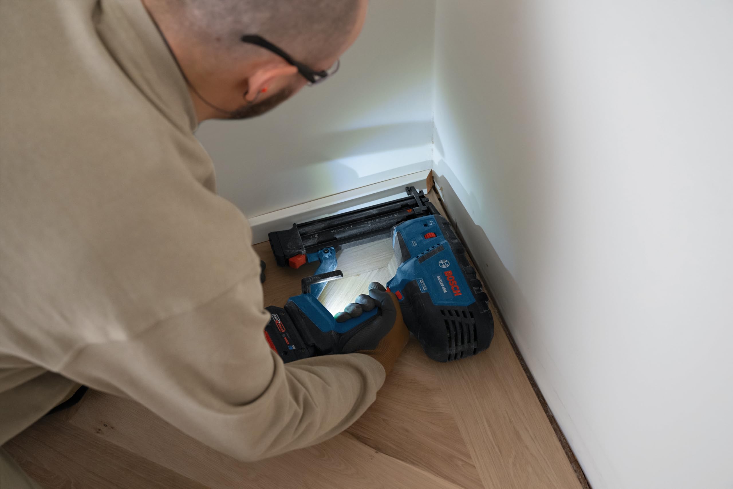 BOSCH GNH18V-18MN 18V Brushless 18-Gauge Brad Nailer - Cordless Power, Fastens up to 2,000 Nails per Charge, One-Handed Activation, Tool-Free Jam Clearing, Double LED Light (Bare Tool)