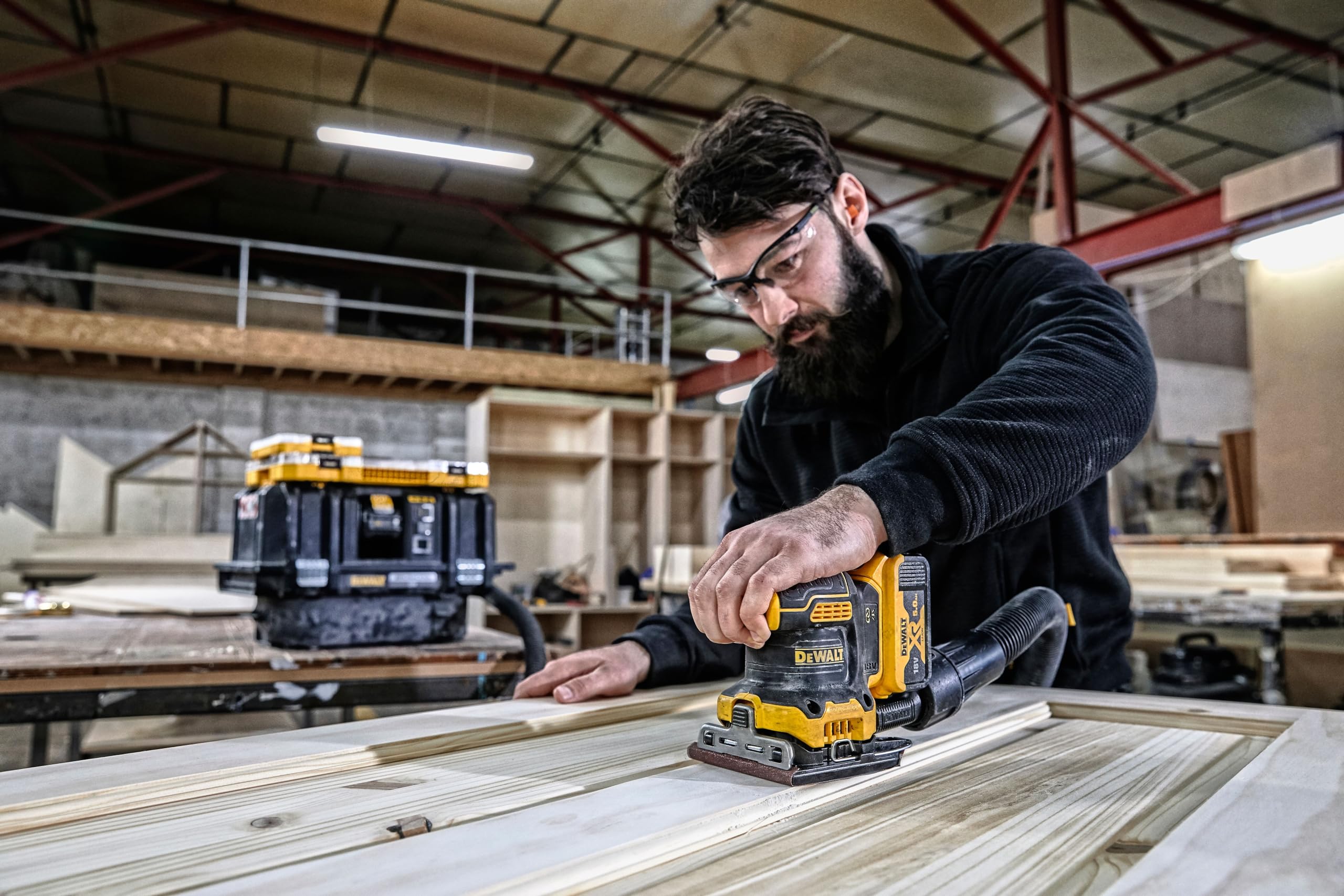 DeWalt 18V XR Brushless 1/4 Sheet Palm Sander