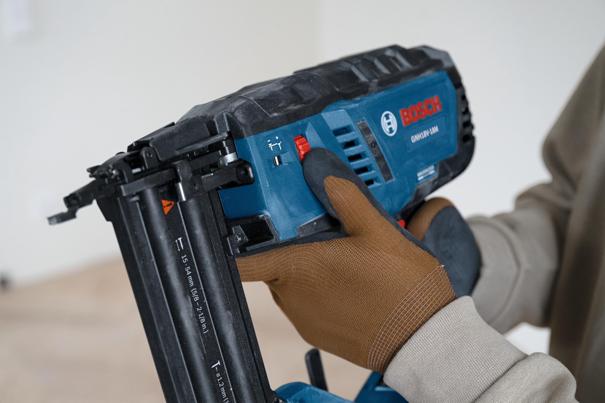 BOSCH GNH18V-18MN 18V Brushless 18-Gauge Brad Nailer - Cordless Power, Fastens up to 2,000 Nails per Charge, One-Handed Activation, Tool-Free Jam Clearing, Double LED Light (Bare Tool)