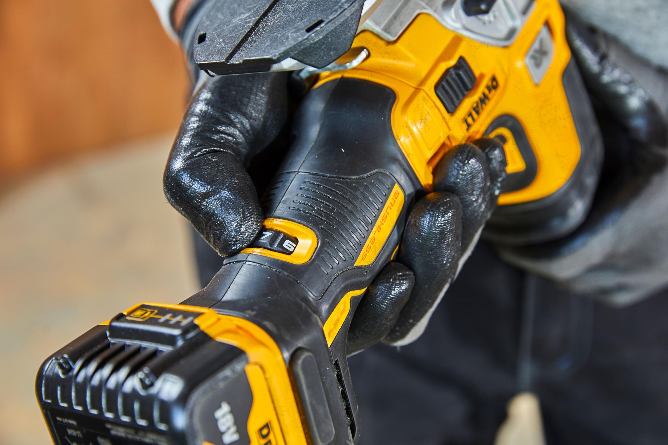 DeWalt 18V XR Brushless Body Grip Jigsaw