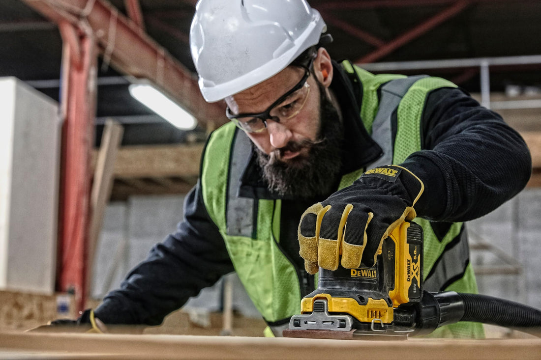 DeWalt 18V XR Brushless 1/4 Sheet Palm Sander