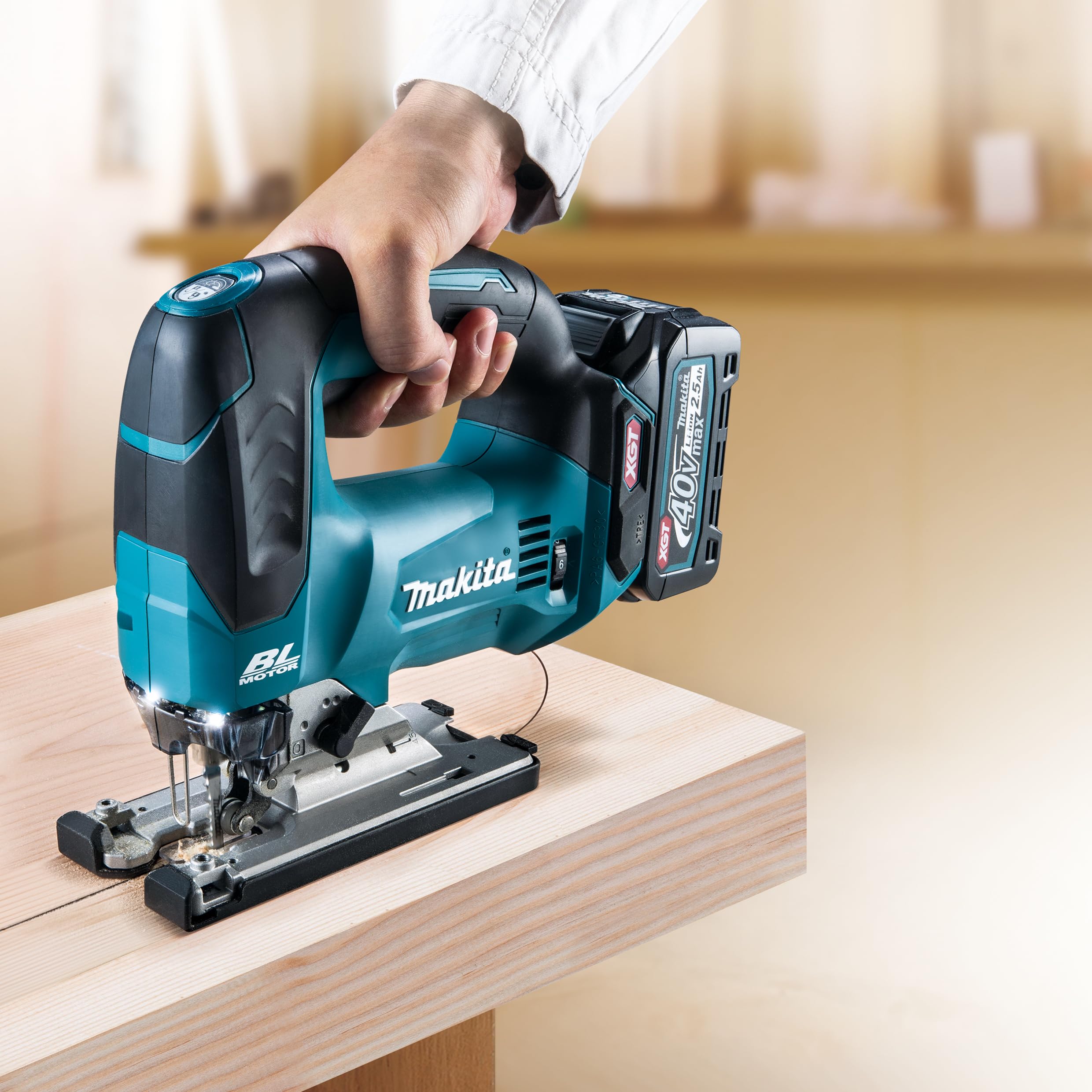 Makita Brushless 40V D-Handle Jigsaw