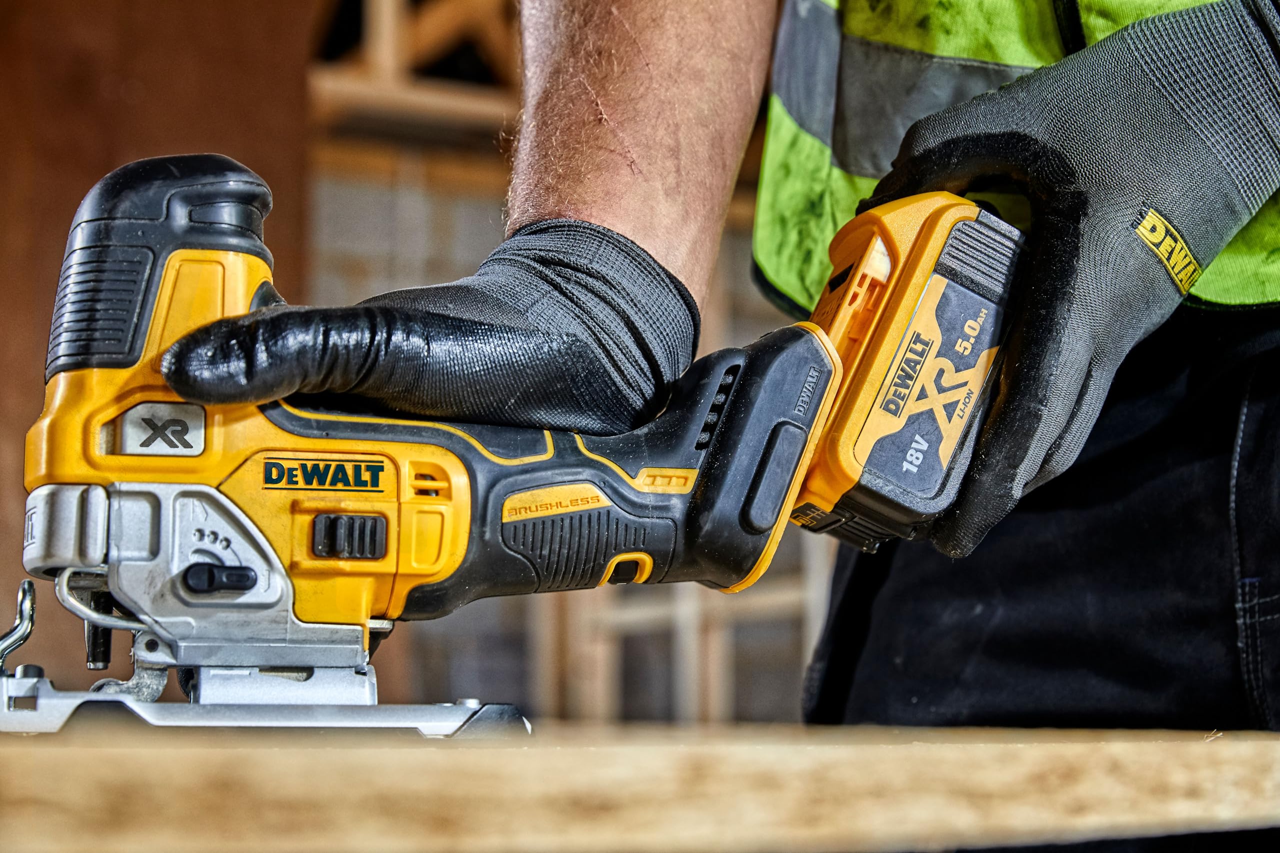 DeWalt 18V XR Brushless Body Grip Jigsaw