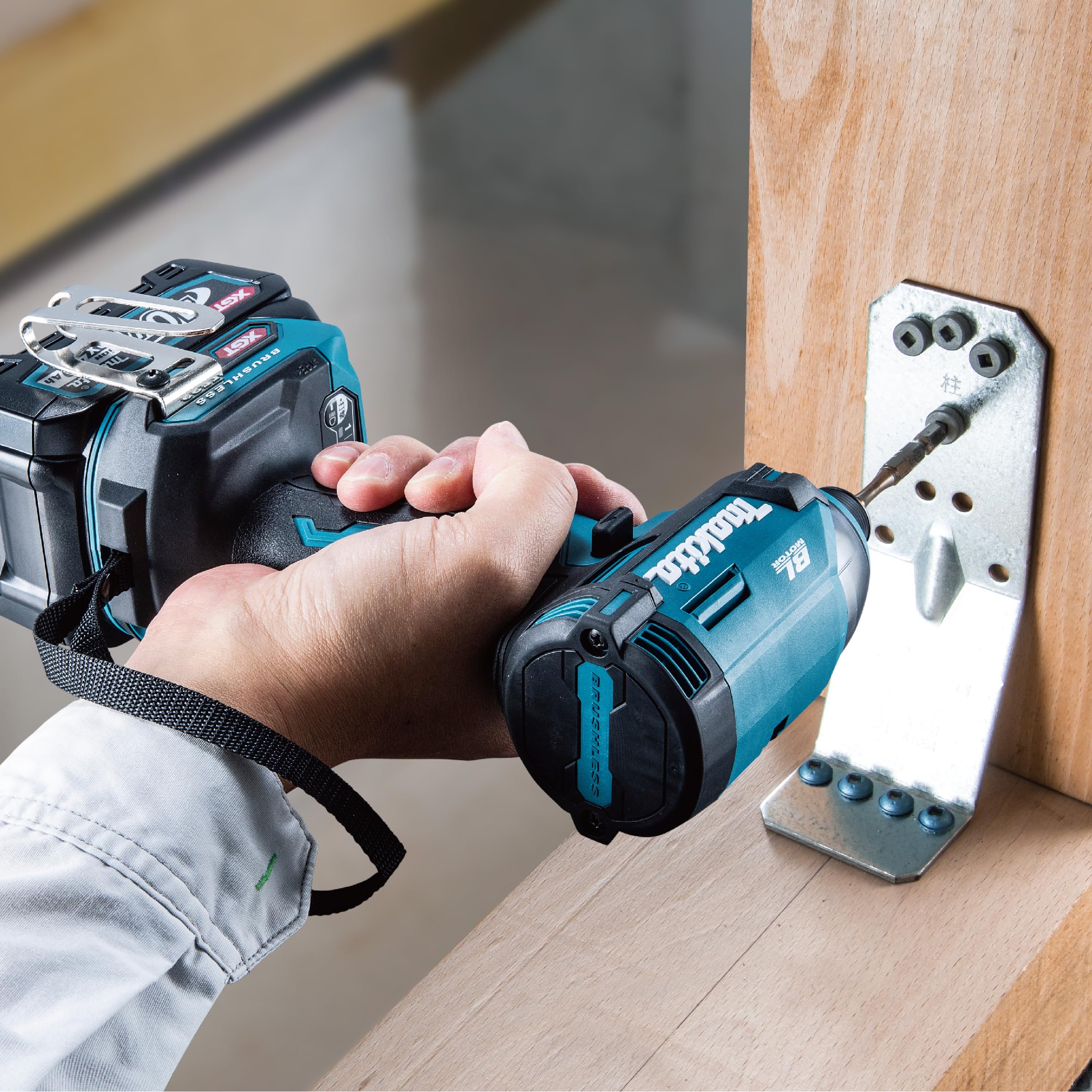 Makita 40V Brushless Impact Driver, Black/Blue